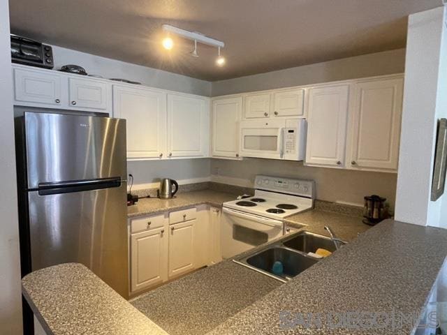 Building Photo - 3520 Lebon Dr