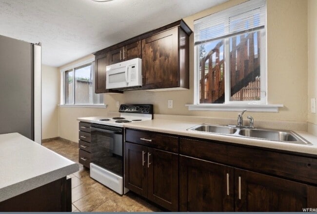Photo - 1730 W Baroness Pl Apartment