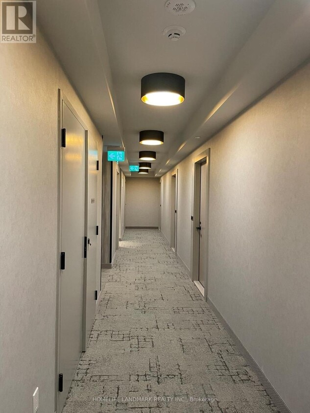 Photo principale - 8 Interchange Wy