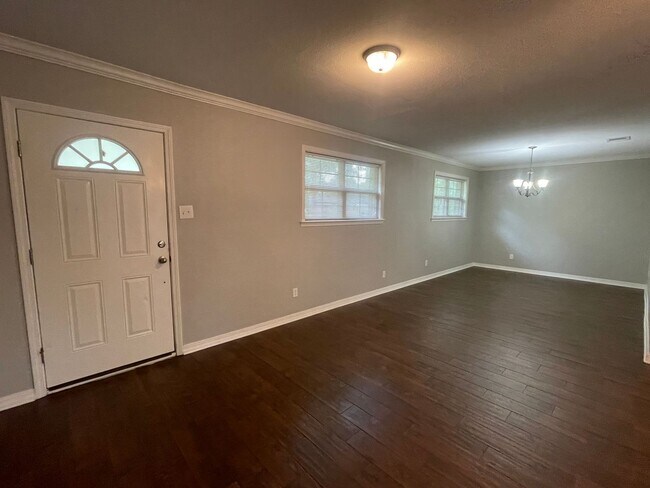 Foto del edificio - Broadmoor Gem! Come See Today!