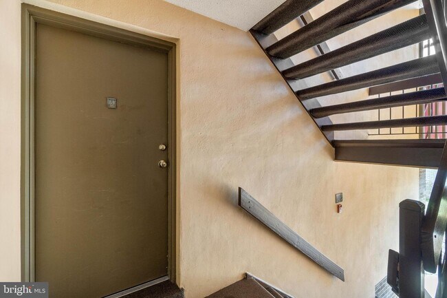 Foto del edificio - 6051 Majors Ln