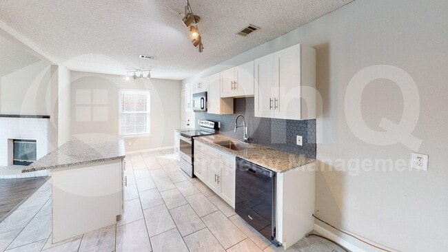 Building Photo - 6113 Justin Ct