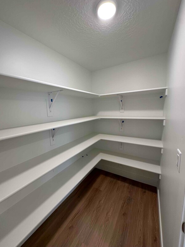 Building Photo - 300 300 N