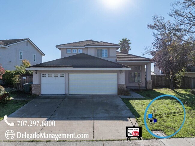 Foto del edificio - Large 4 bedroom home recently upgraded