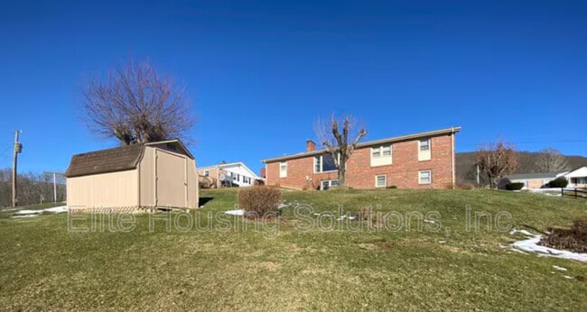 Building Photo - 410 Colonial Dr