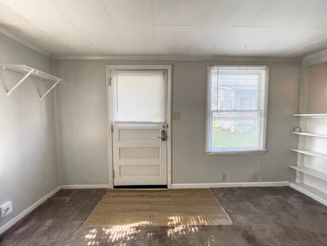 Building Photo - 1507 W Jackson St