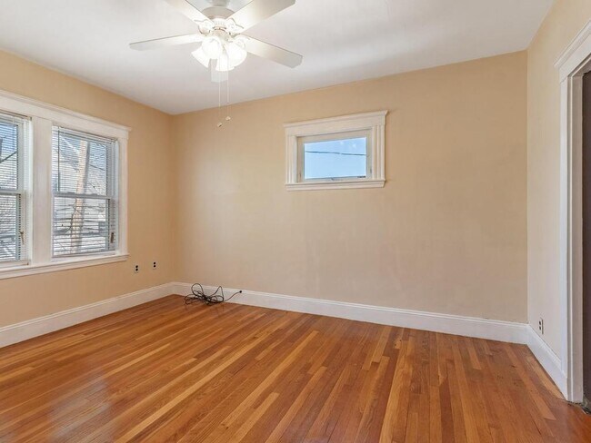 Building Photo - 155 Linden Ave