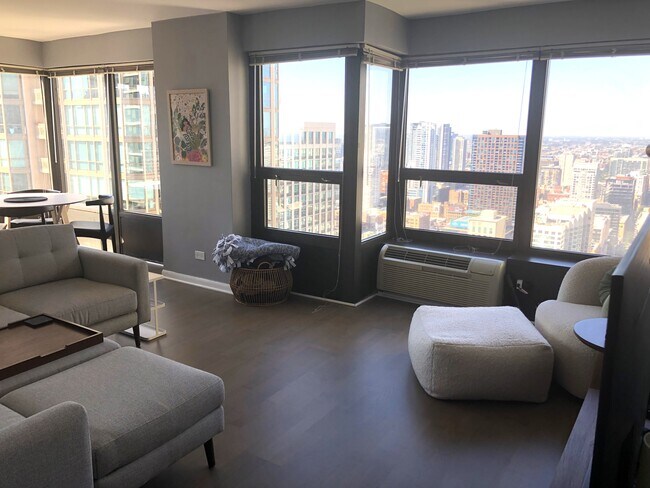 Foto del edificio - 30 E Huron St