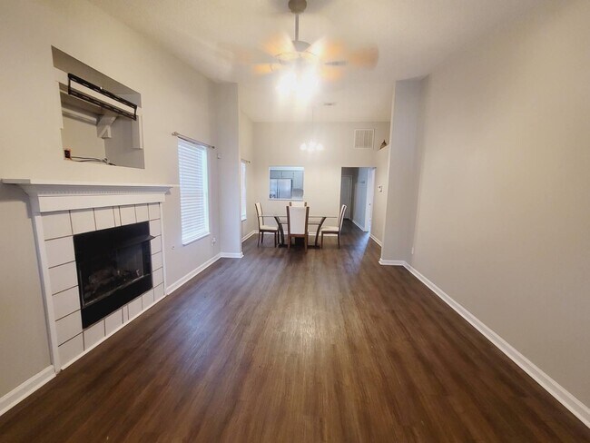 Foto del edificio - 4133 Mission Trace Blvd
