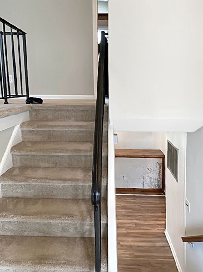 Foto del edificio - Stately 4 Bed, 3 Bath Home Near Bon Air!