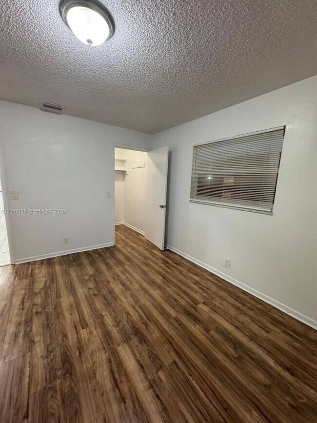 Foto del edificio - 1746 3rd Ave N