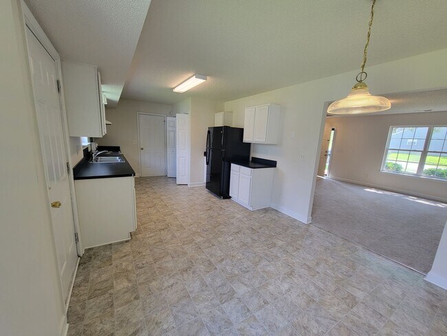 Building Photo - Coulwood Living!