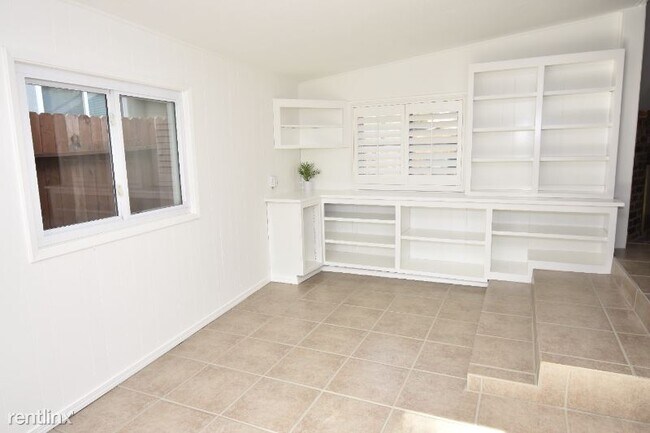 Building Photo - 3 br, 2 bath House - 9072 Goldilocks Way