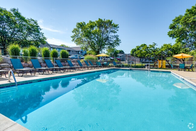 Building Photo - Willow Creek