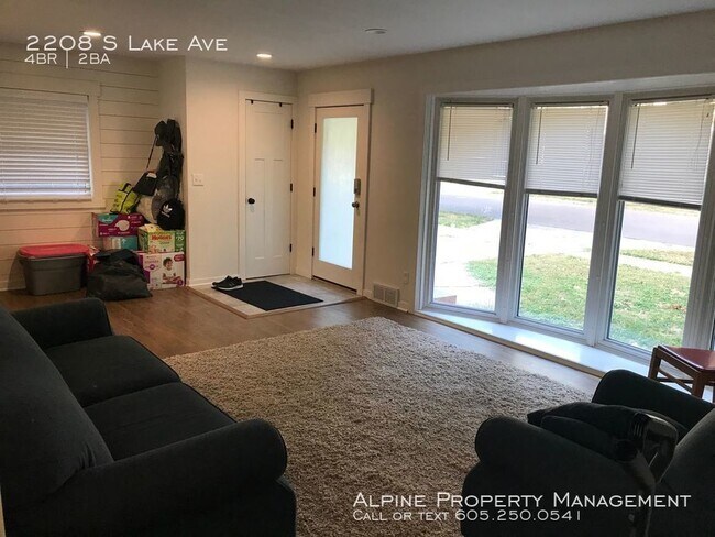 Foto del edificio - 2208 S Lake Ave