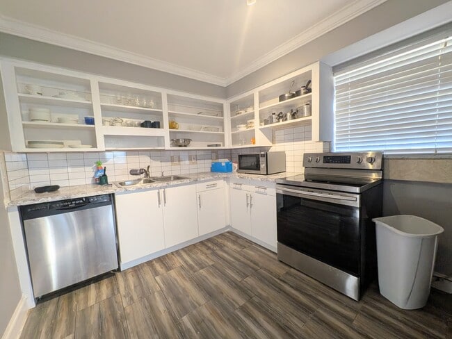 Foto del edificio - 2619 Old Donald Ross Rd