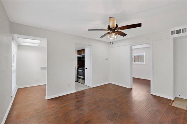 Foto del edificio - 2003 Bennett Ave