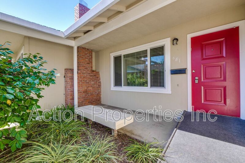 Foto principal - 681 Harvard Ave