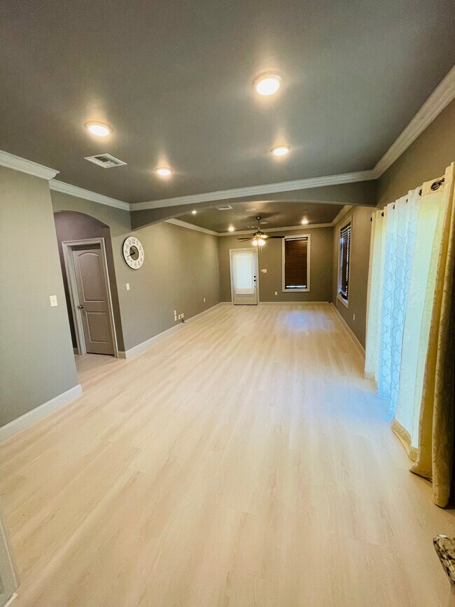 Foto del edificio - 1118 Vieux Jacquet Rd