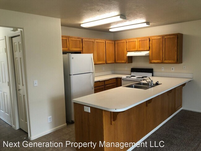 Building Photo - 3 br, 1.5 bath House - 2777 S. Cloverleaf Lp.