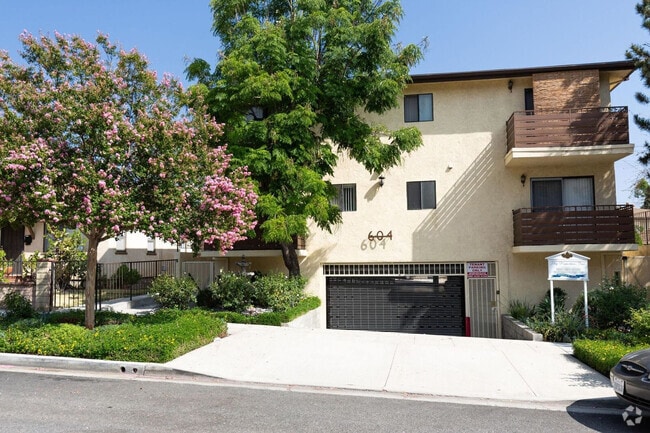 Building Photo - 604 E Orange Grove Ave