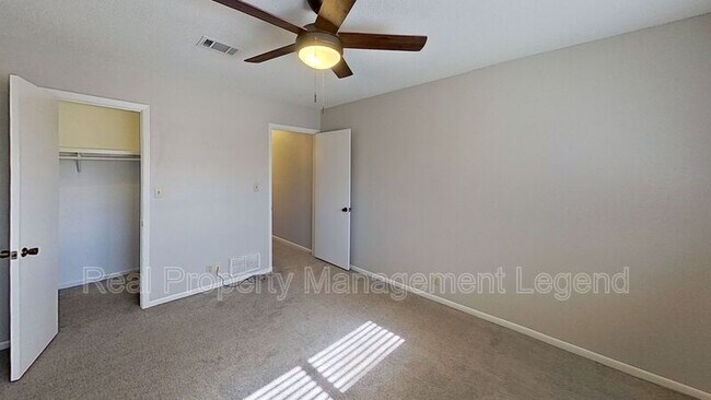 Building Photo - 821 W Woodard St