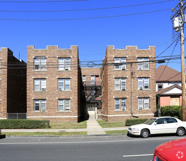Building Photo - 1250-1250 Fairfield Ave