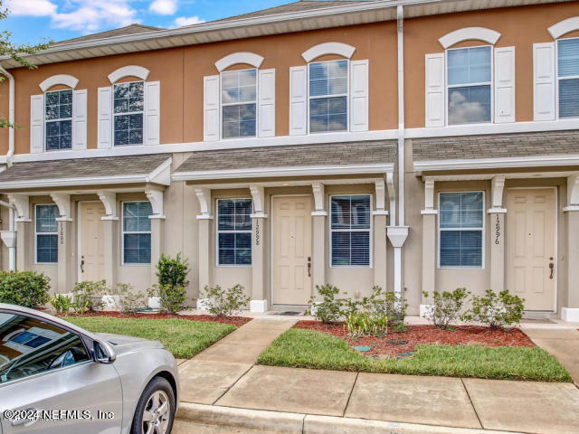 Foto principal - 12998 Sunset Lake Dr