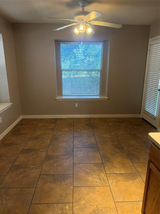 Building Photo - 3809 Castle Rock Cove