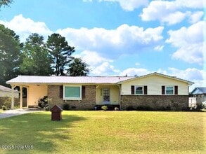 Building Photo - 304 Beech Ln
