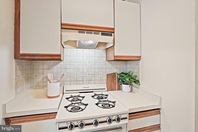 Building Photo - 3601 Wisconsin Ave NW