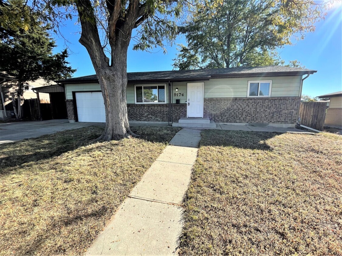 Primary Photo - 9174 Lander St