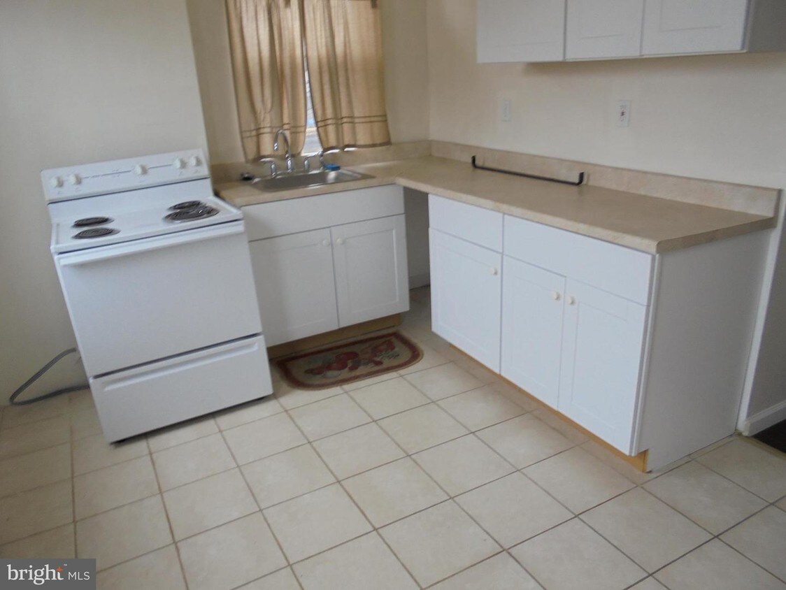 4468 N Gratz St, Philadelphia, PA 19140 Townhome Rentals in