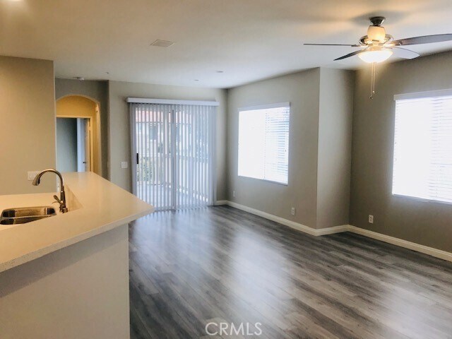 Foto del edificio - 941 Somerville