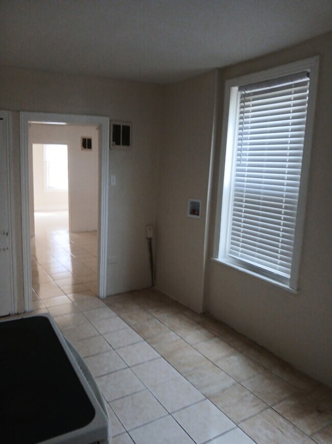 Foto del edificio - 2533 N Water St