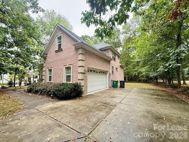 Building Photo - 7133 Windyrush Rd