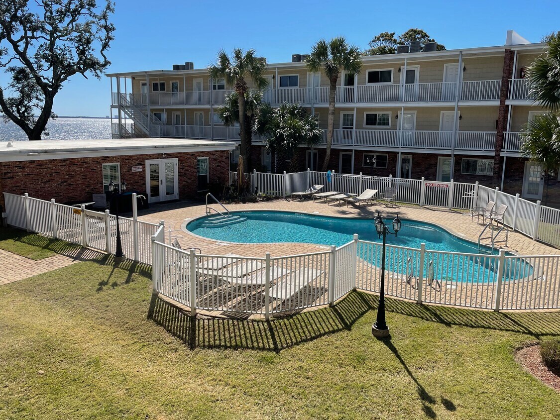 710 Scenic Hwy Unit 225, Pensacola, FL 32503 Condo for Rent in