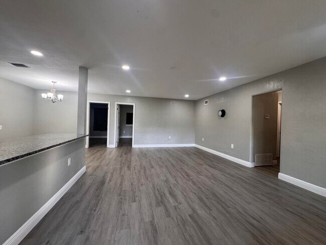 Foto del edificio - 3/2 with Bonus Room in South Daytona