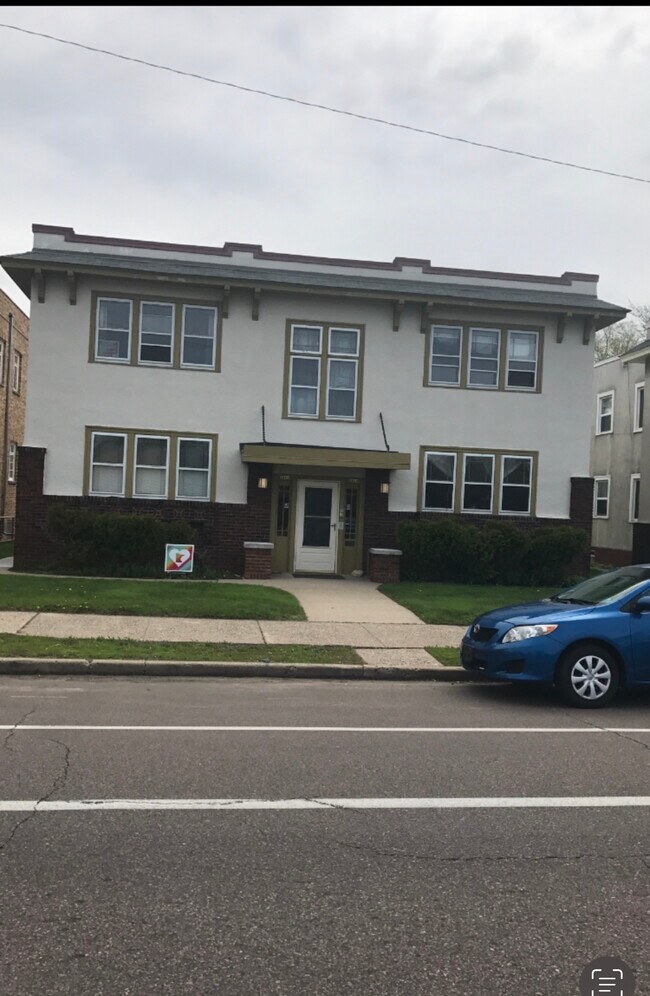 Foto del edificio - 3919 Chicago Ave