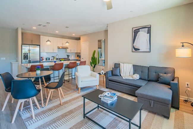 Foto del edificio - 730 E Marlette Ave