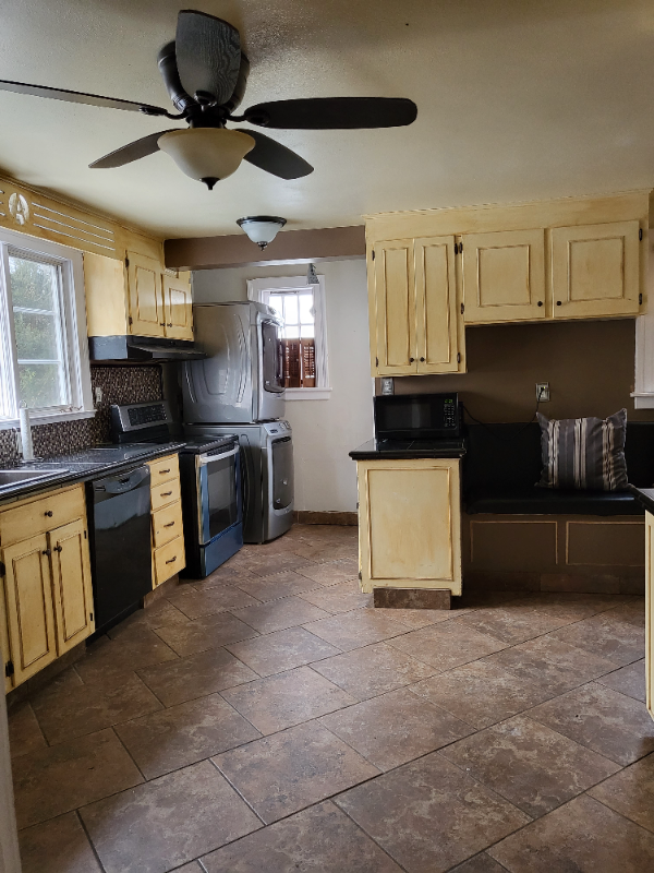 Foto del edificio - 738 Corbin Ave