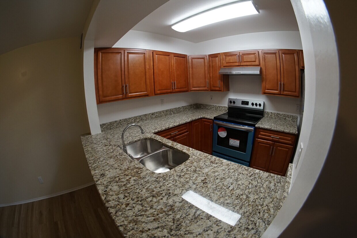 Primary Photo - 6250 Sandcrest Cir