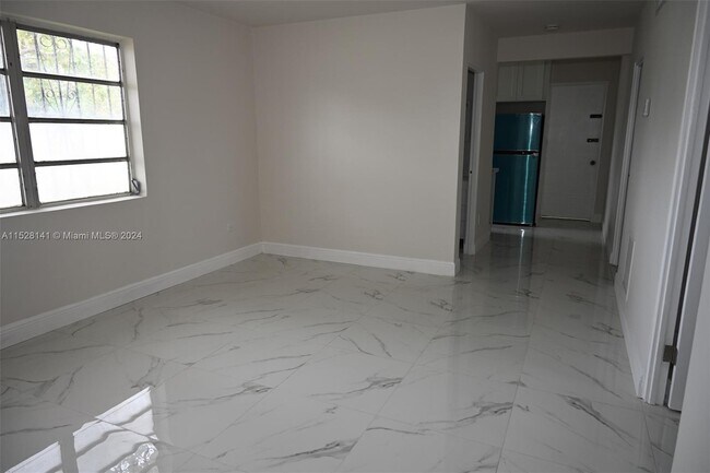 Foto del edificio - 705 E 19th St