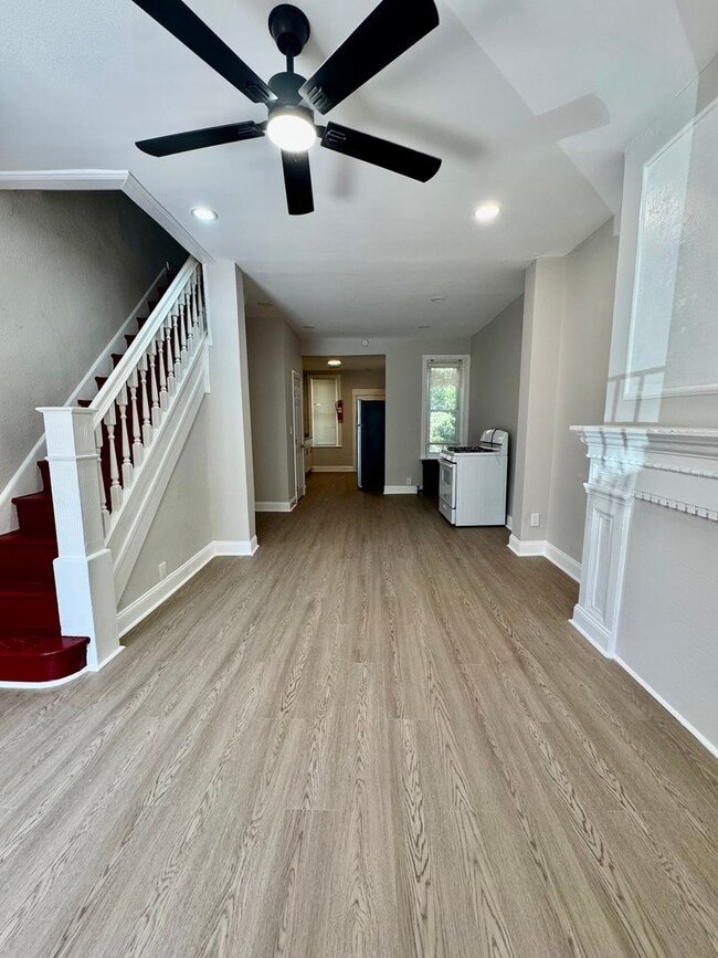 Building Photo - Amazing West Oak Lane 3bd/1ba Available NOW!