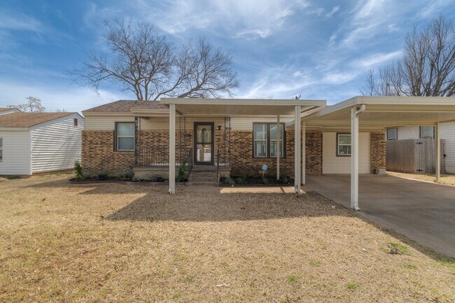 Building Photo - 2416 NW 40th St