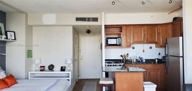 Foto del edificio - 1720 Harrison St