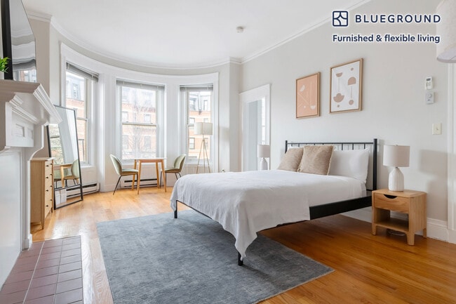 Building Photo - 232 Newbury St