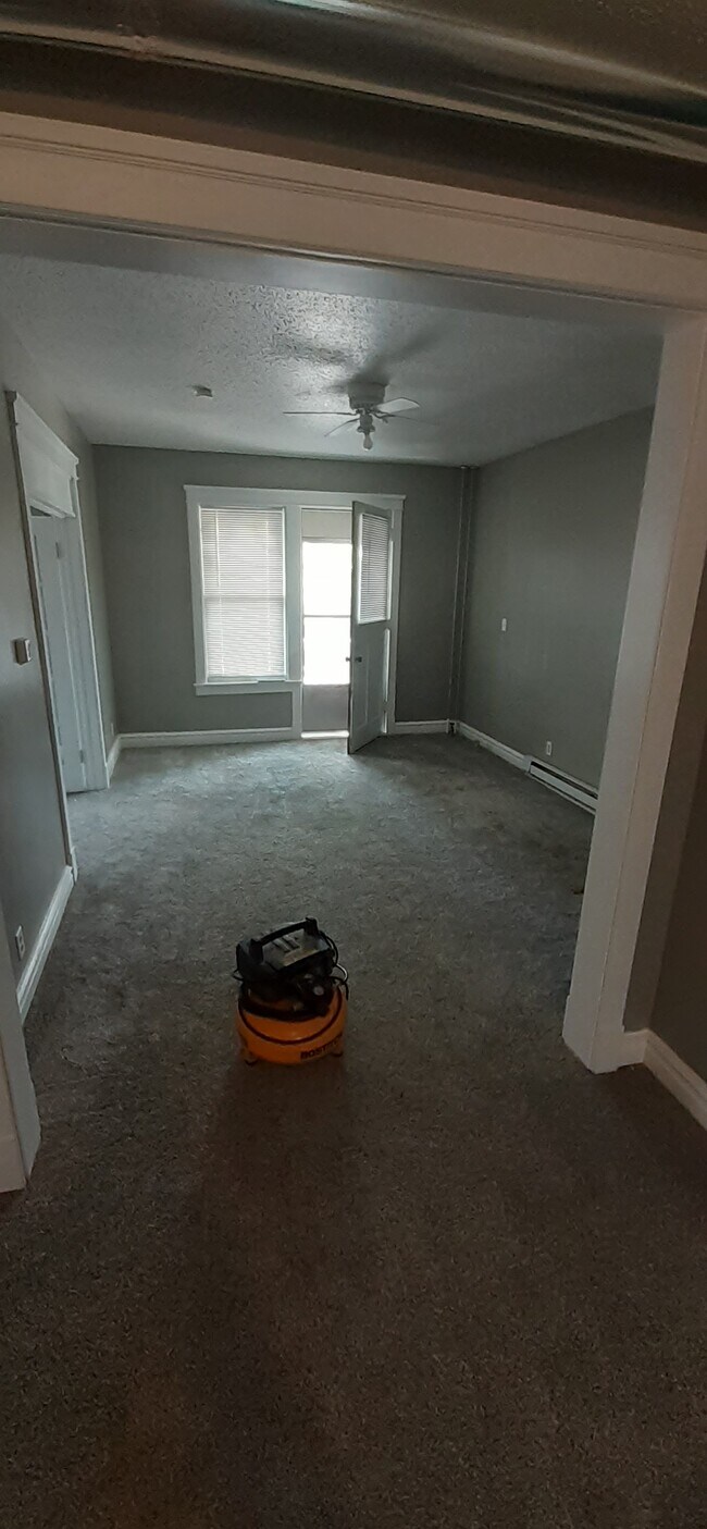 Living room - 315 N 7th St