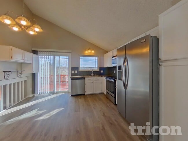 Building Photo - 628 Longfellow Ln