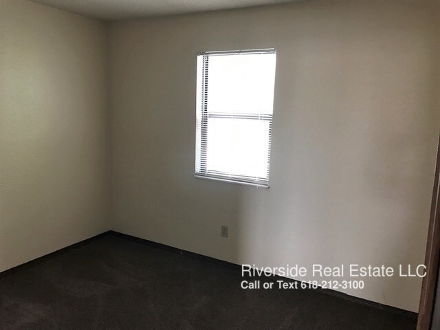 Building Photo - 913 Joliet Dr